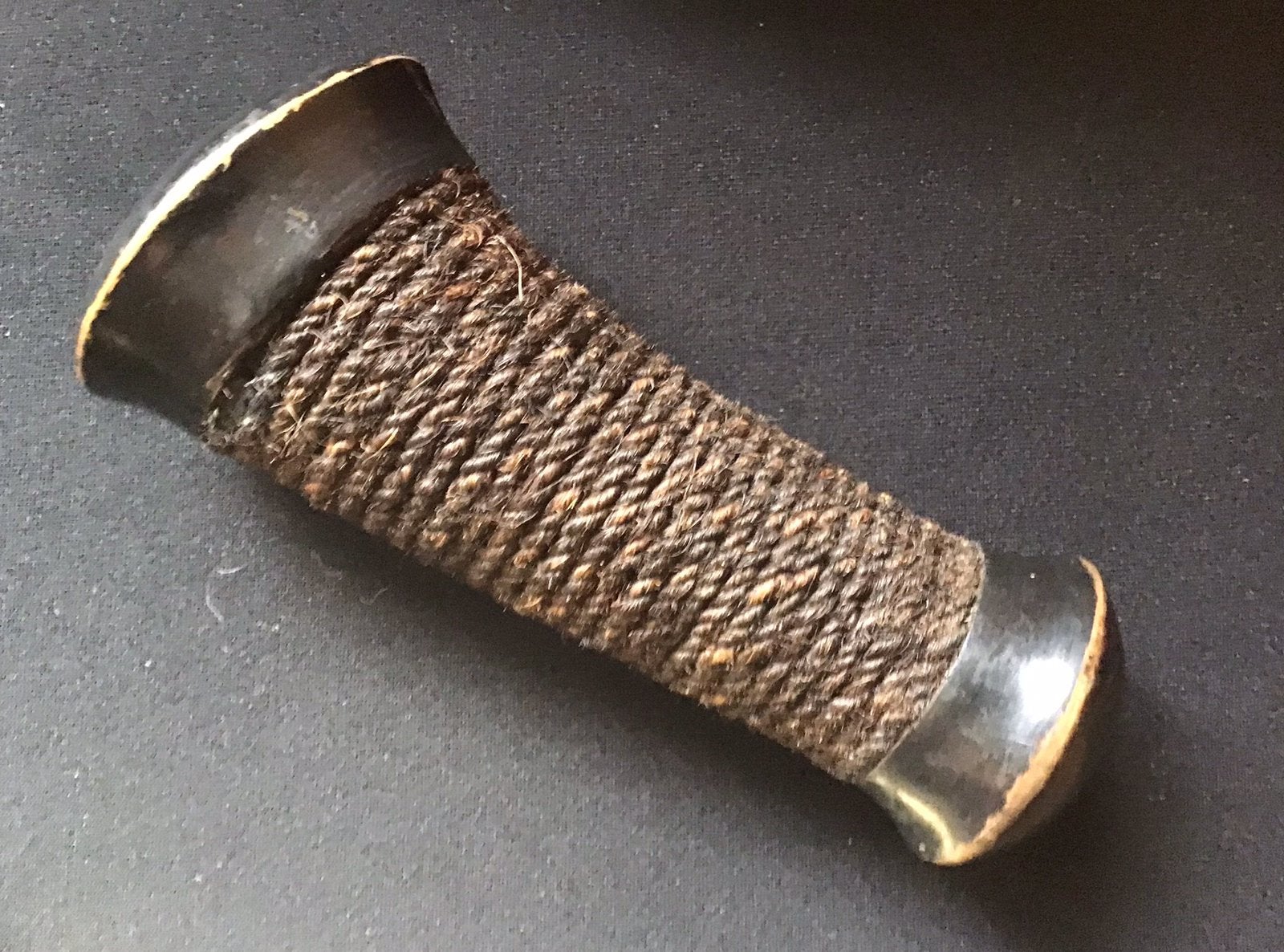 Oud Balinees keris kris greepb, Antiek en Kunst, Verzenden, Handgemaakt, Indonesië, Bruin