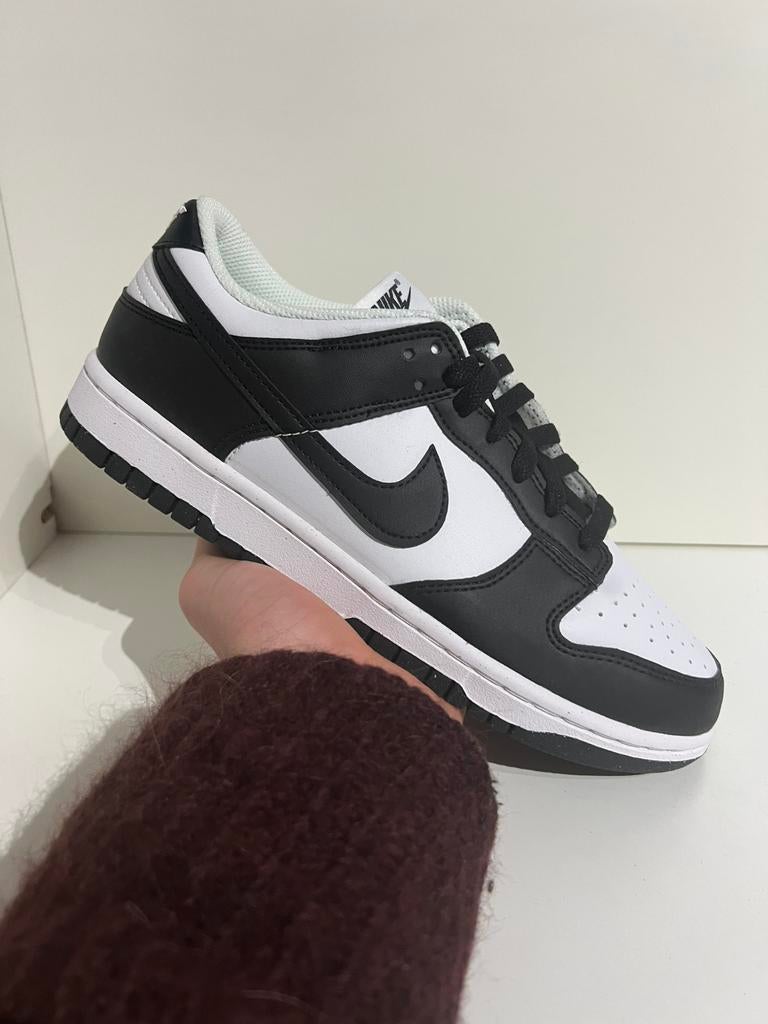 Nike Dunk low Next Nature Panda (W) maat 40,5, Kleding | Dames, Schoenen, ., Wit, Nieuw, Ophalen of Verzenden