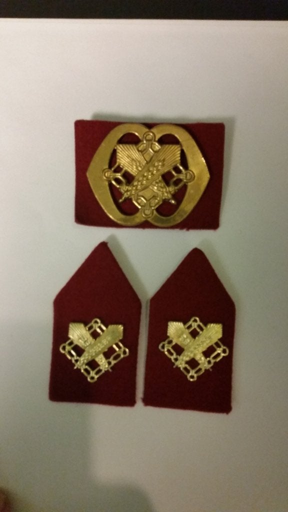 Baret embleem en kraagspiegels Intendance, Verzenden, Landmacht, Nederland, Embleem of Badge