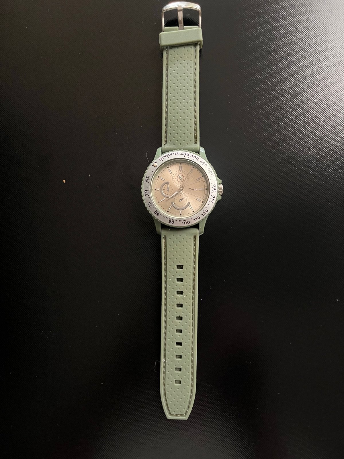 Quartz Horloge met folie nog op glas!, Overige merken, Kunststof, Gebruikt, Polshorloge