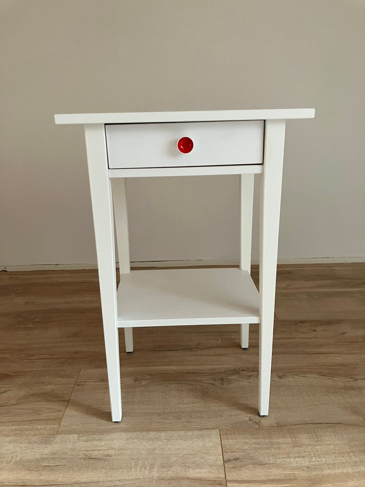 Hemnes nachtkastje met lade wit, zgan, Ophalen, Zo goed als nieuw, Minder dan 45 cm