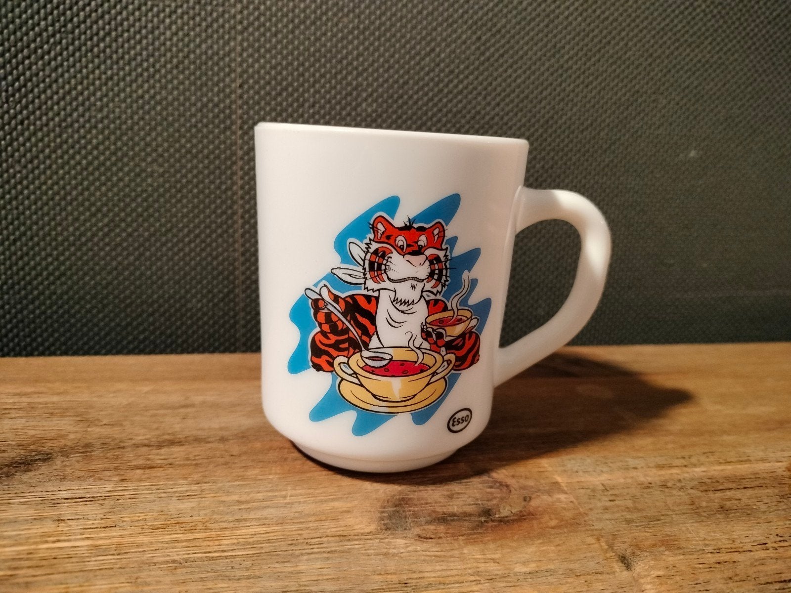 Vintage Arcopal Esso tijger mok - Soepkom, Ophalen of Verzenden, Gebruikt, Gebruiksvoorwerp