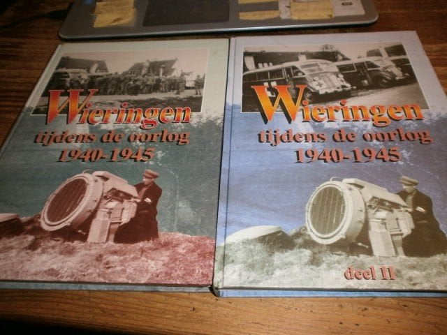 wieringen tijdens de oorlog 1940-1945 2 delen compleet, Ophalen of Verzenden, Tweede Wereldoorlog, Gelezen, Overige onderwerpen