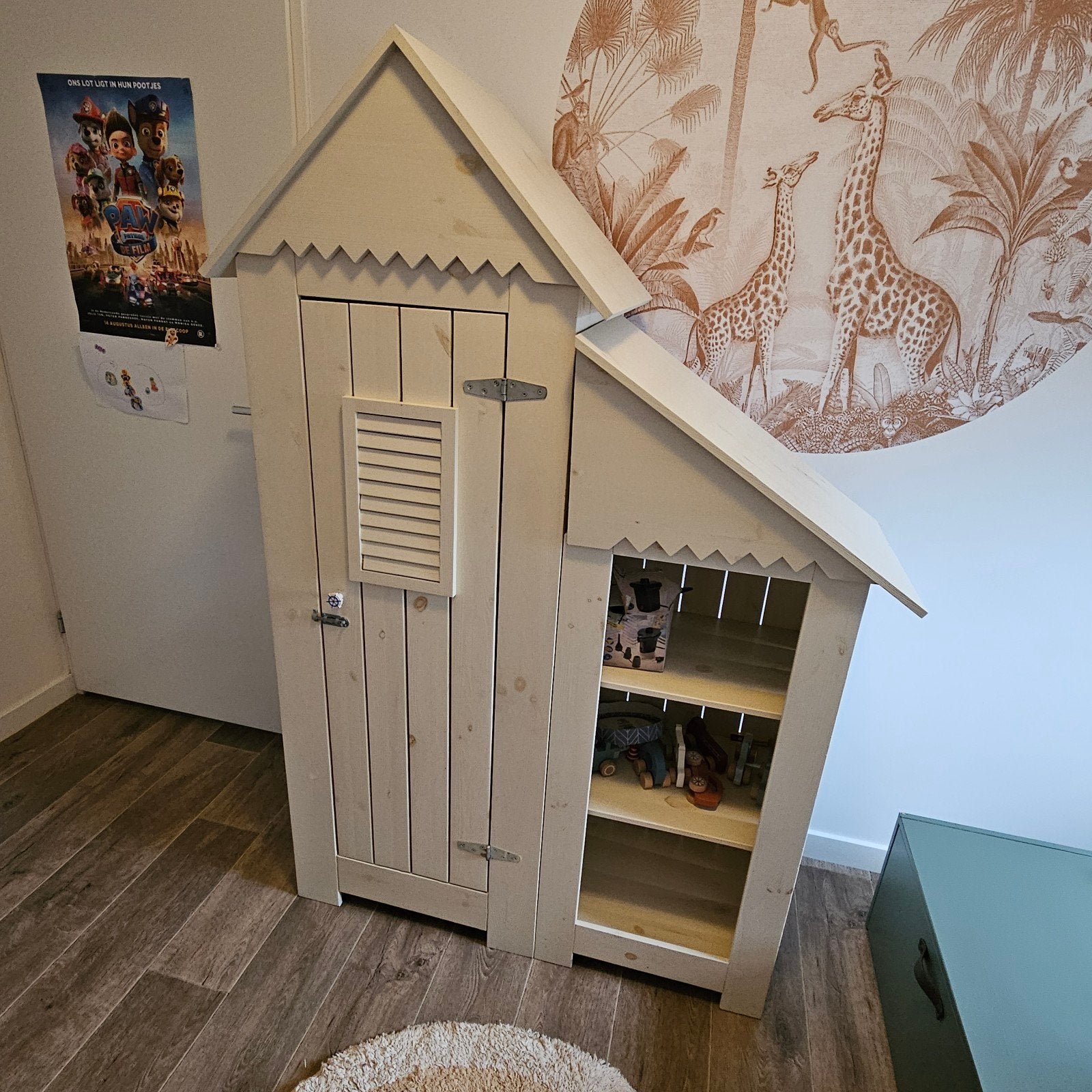 Leuk huisjeskast voor kinderkamer, Ophalen, Met deur(en), 100 tot 150 cm, Speels, Kinderkamer