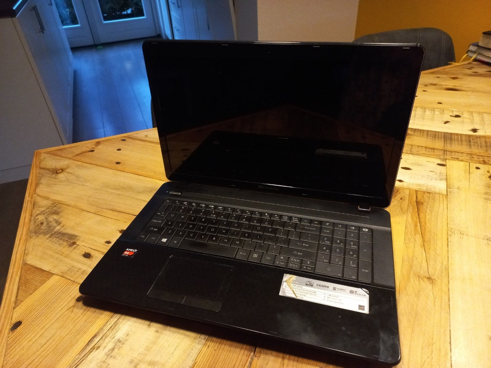Gateway 722 series laptop - Zonder harde schijf, AMD Quad-Core Processor A4-5000, Minder dan 4 GB, Gateway, Minder dan 2 Ghz