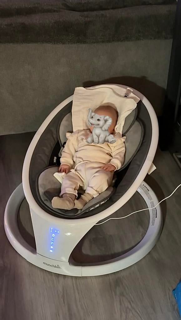 Elektrische Munchkin baby swing, Kinderen en Baby's, Wipstoeltjes, Ophalen of Verzenden, Zo goed als nieuw