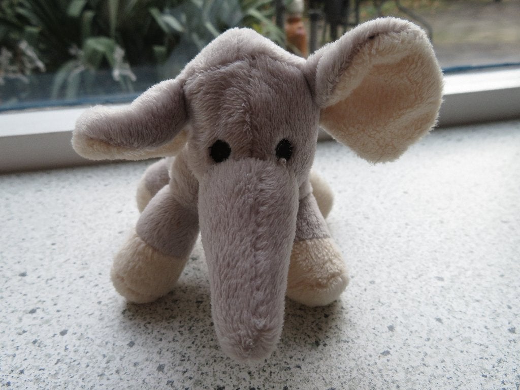 Olifant Hema olifantje 14 cm hoog grijs crème/wit velours, Hema, Grijs, Ophalen of Verzenden, Zo goed als nieuw