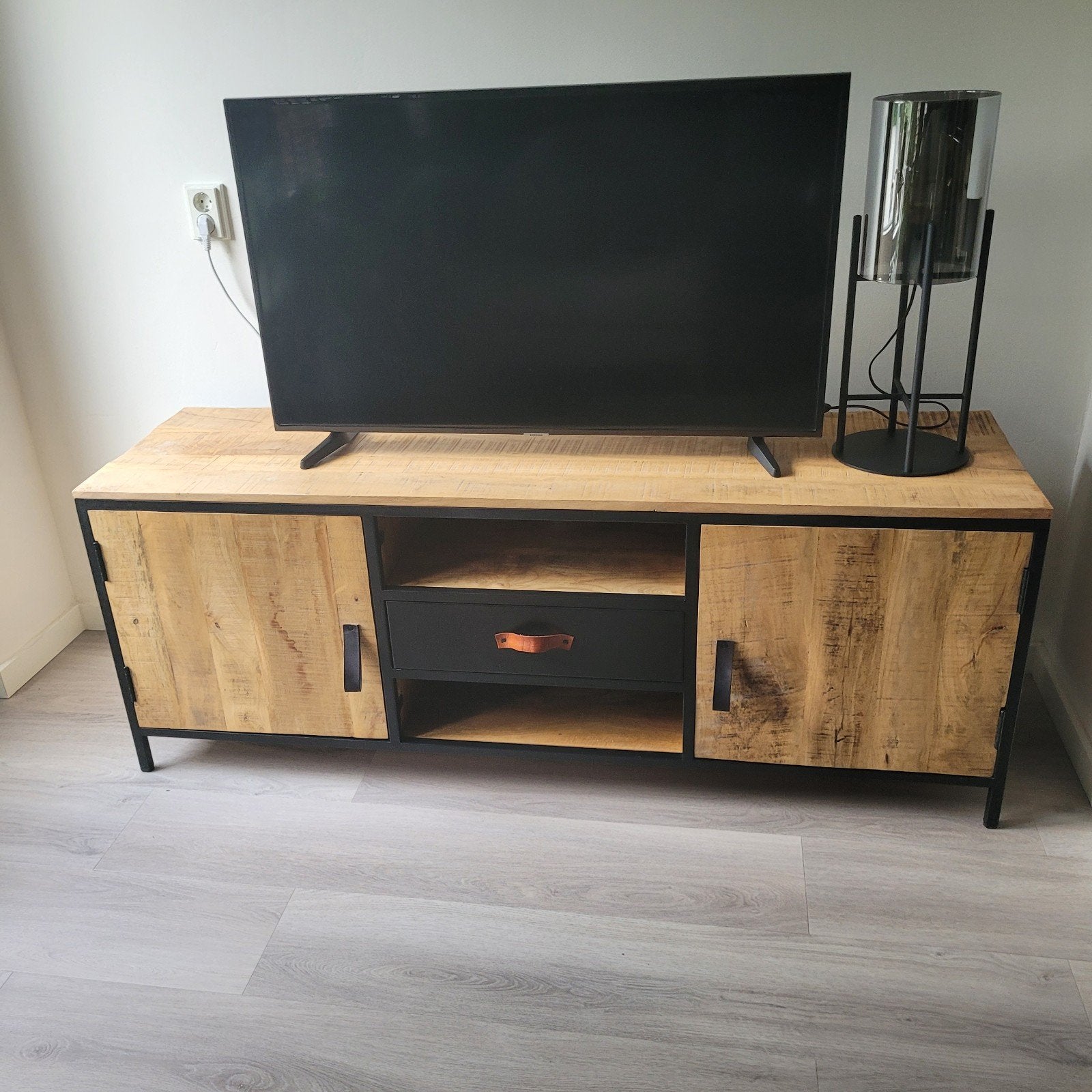 Tv-meubel mangohout, Huis en Inrichting, Kasten | Televisiemeubels, Ophalen, 150 tot 200 cm, Zo goed als nieuw, Minder dan 100 cm