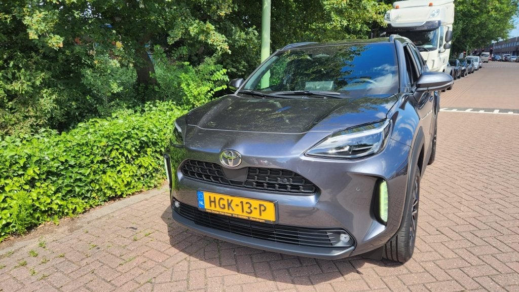 Toyota Yaris Cross 1.5 Hybrid 115 First (bj 2025, automaat), Stof, Gebruikt, 24 maanden, 93 pk