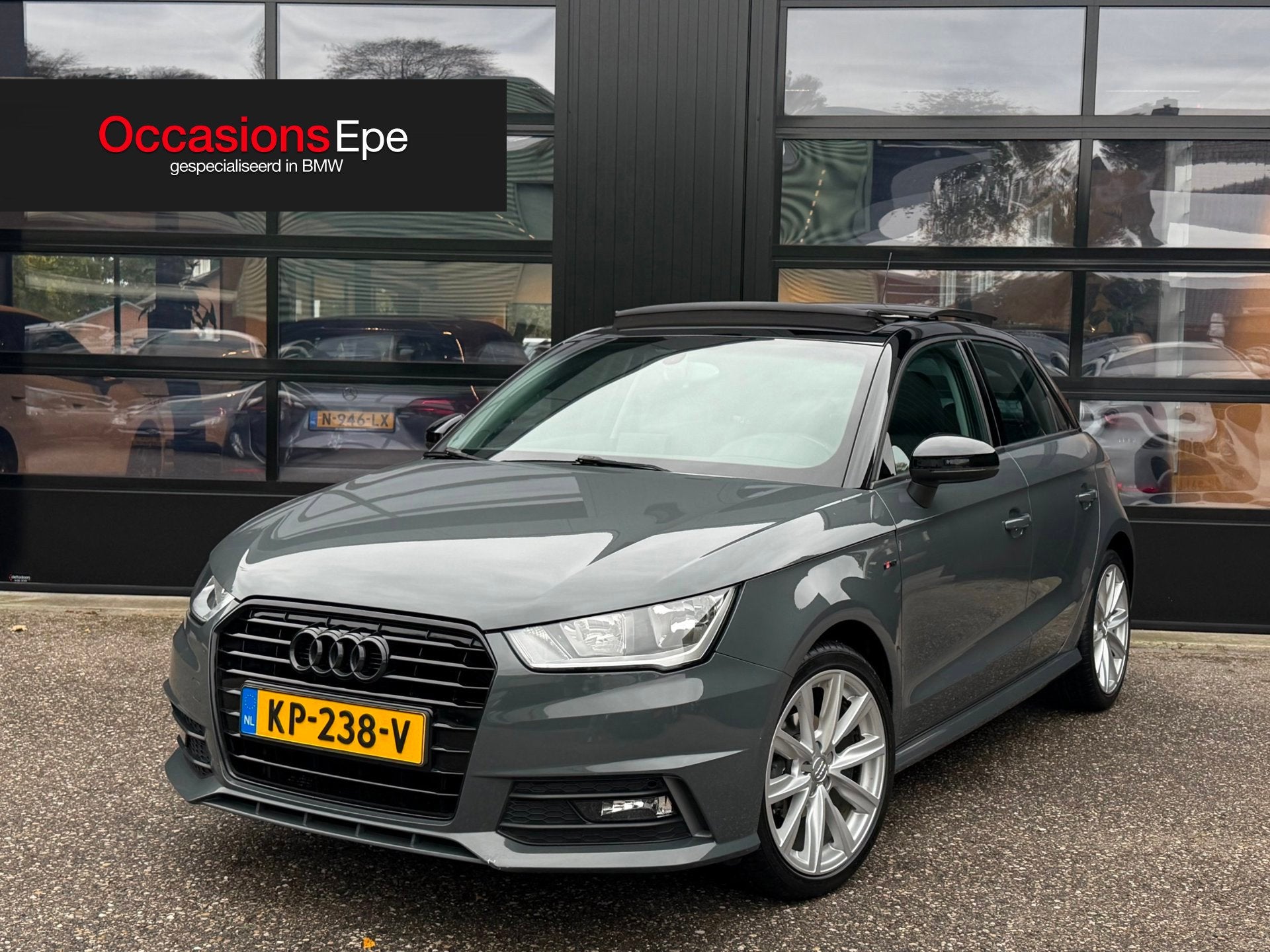 Audi A1 Sportback 1.0 TFSI S-LINE Panoramadak Nano Grey, Auto's, Voorwielaandrijving, Dealer onderhouden, Stof, Euro 6