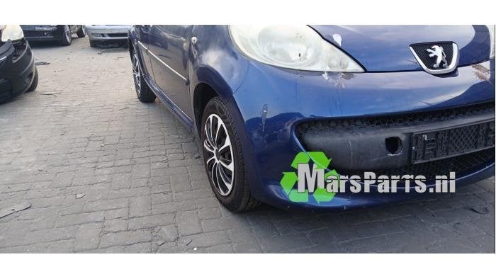 Voorbumper van een Peugeot 107, Gebruikt, -, -, Ophalen of Verzenden