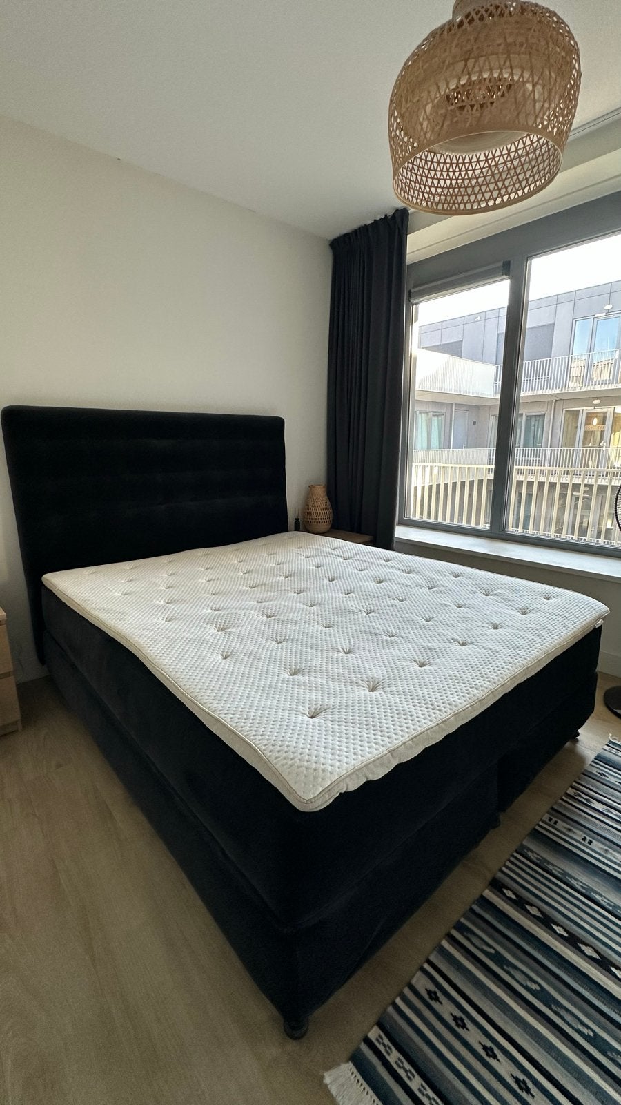 Diwan bed 160x200 zwart met medium-firm matras en topper, Ophalen, Zwart, Tweepersoons, Zo goed als nieuw