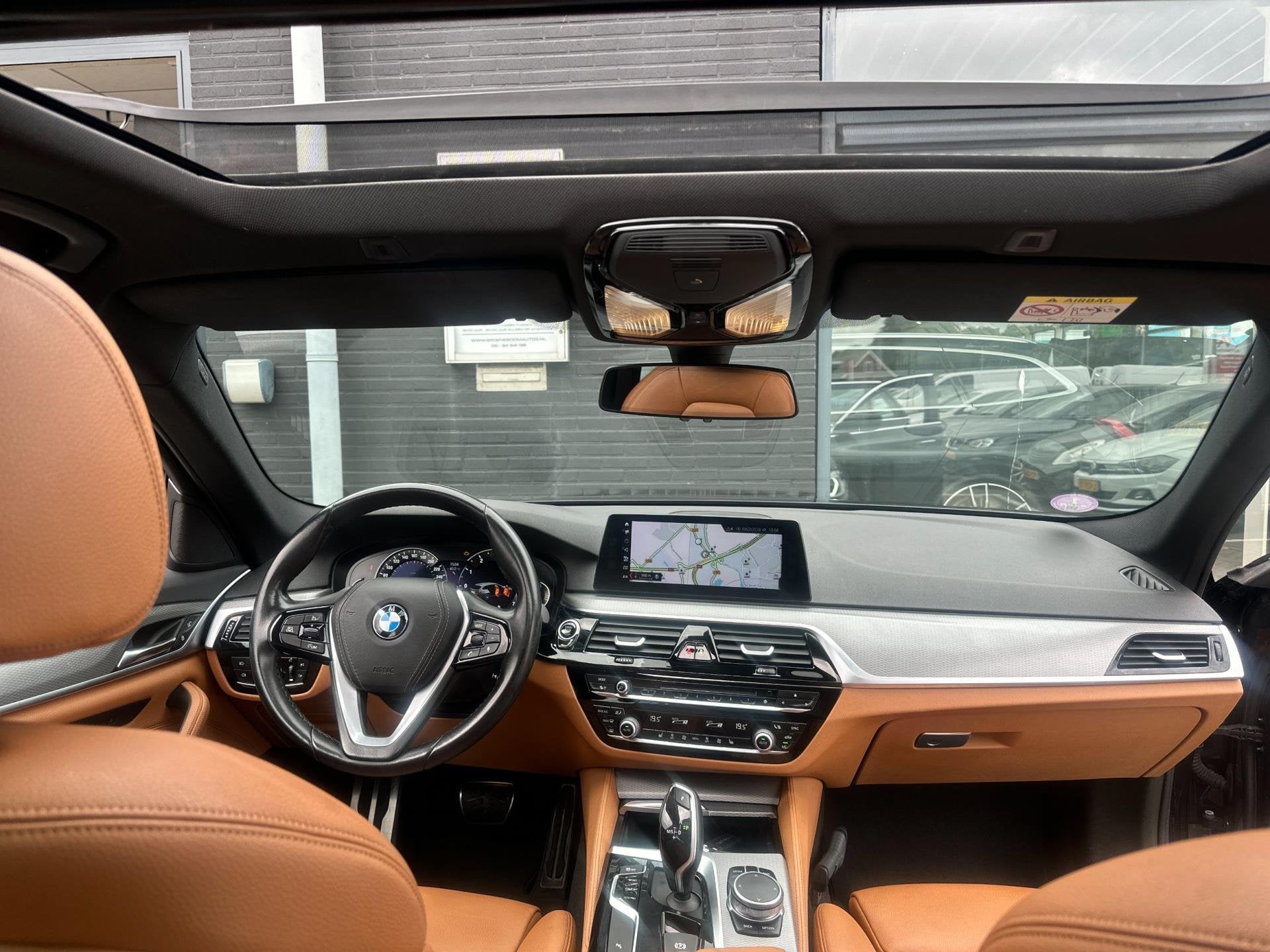 BMW 5-serie Touring 520i High Executive/M-PAKKET/2E EIG/PANO, Auto's, Automaat, 1998 cc, Achterwielaandrijving, Euro 6
