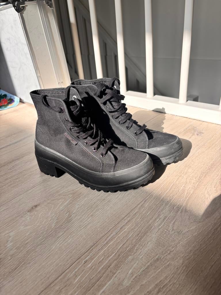 Superga schoenen, Zwart, Overige typen, Ophalen of Verzenden, Zo goed als nieuw