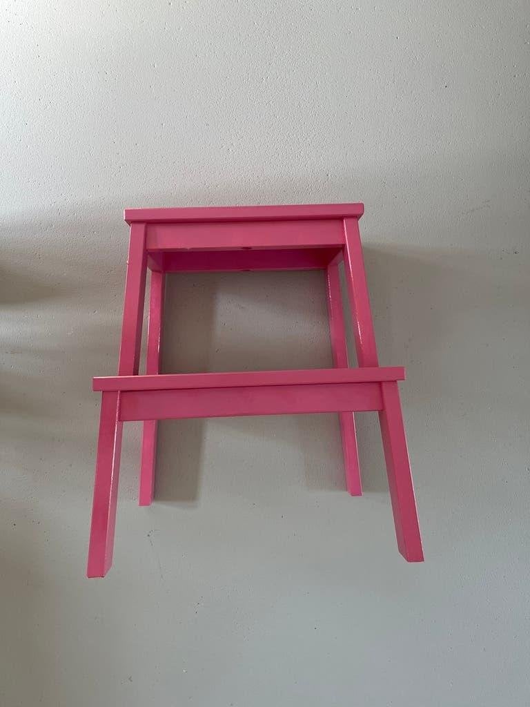Ikea houten trapje / bankje roze gelakt, Ophalen, Gebruikt, Hout