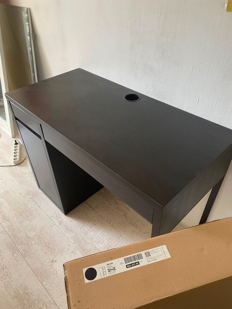 Desk + Drawer Unit – Excellent Condition, Huis en Inrichting, Bureaus, Zo goed als nieuw, Met lades, Met monitorsteun, Opbergruimte