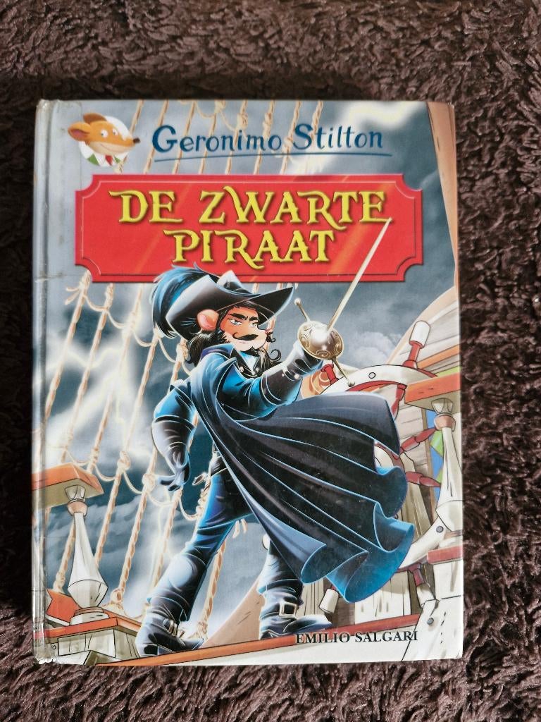 Geronimo Stilton De zwarte.piraat, Ophalen of Verzenden, Gelezen, Fictie algemeen