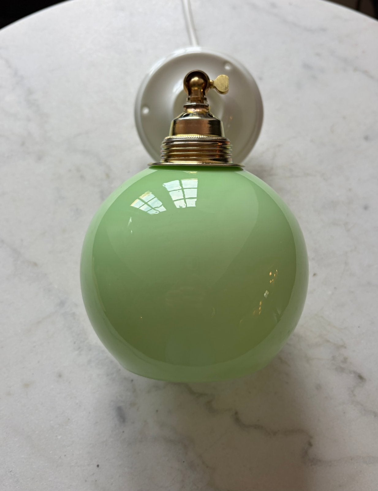 Vintage groen melkglas glazen wandlamp schoollamp bolletje, Ophalen of Verzenden, Zo goed als nieuw