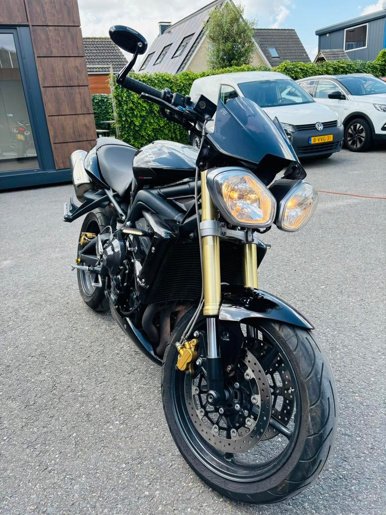 TRIUMPH STREET TRIPLE 675 2012, 675 cc, Motorrijbewijs A, 3 cilinders, Particulier