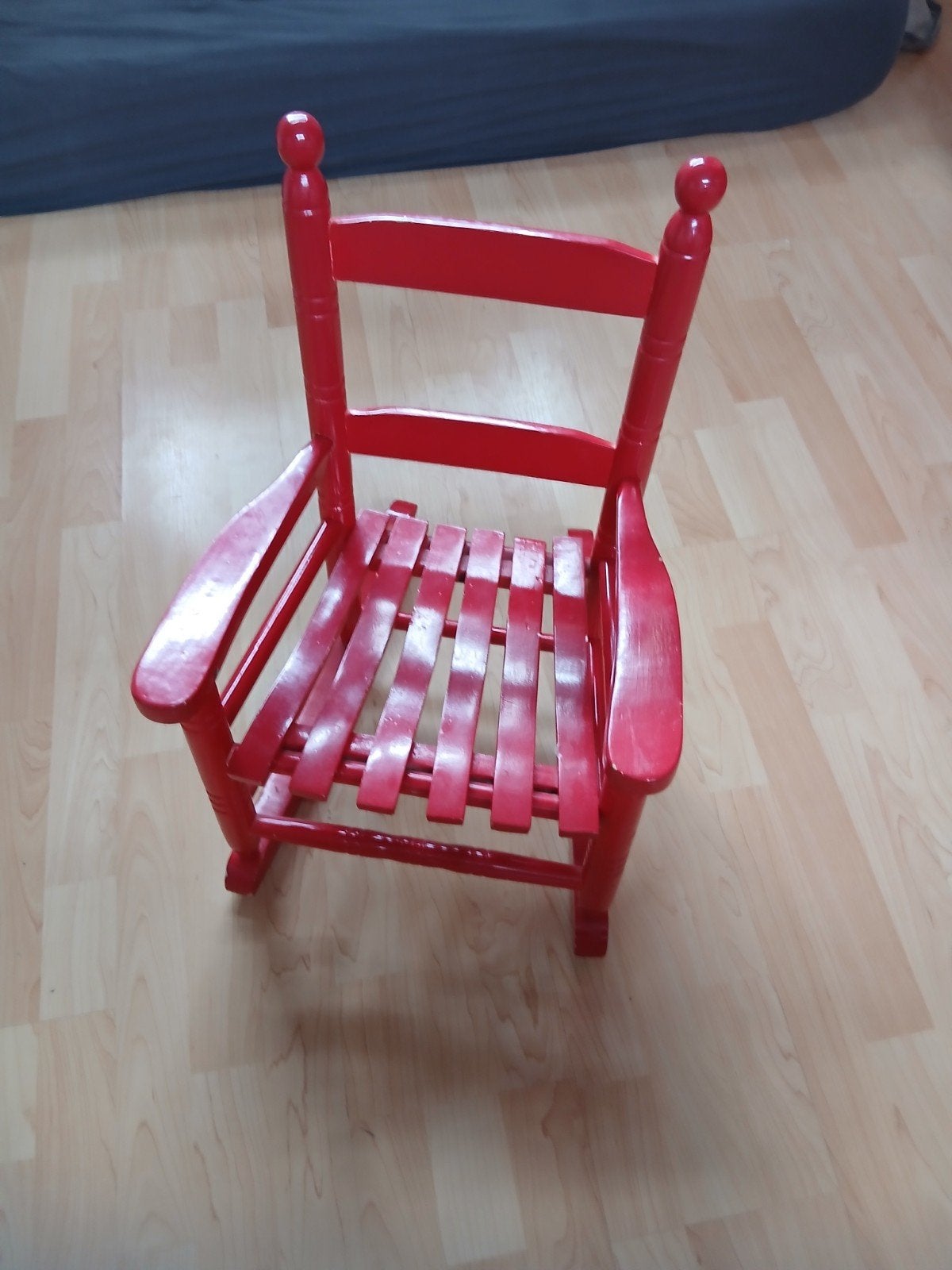 Rode houten kinder schommelstoel, Ophalen, Gebruikt, Eén, Klassiek, Kindvriendelijk