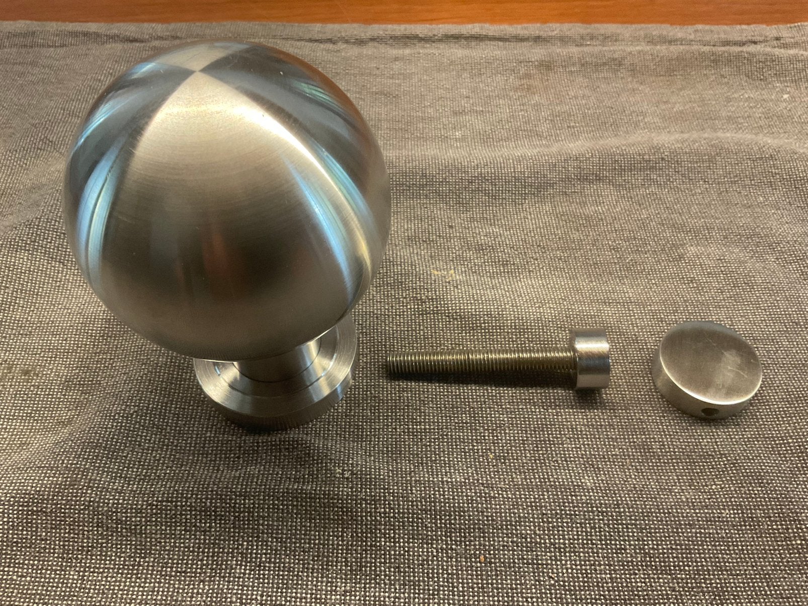 RVS VOORDEURKNOP MASSIEF. 80MM  DIAMETER, Ophalen of Verzenden, Rvs, Slot