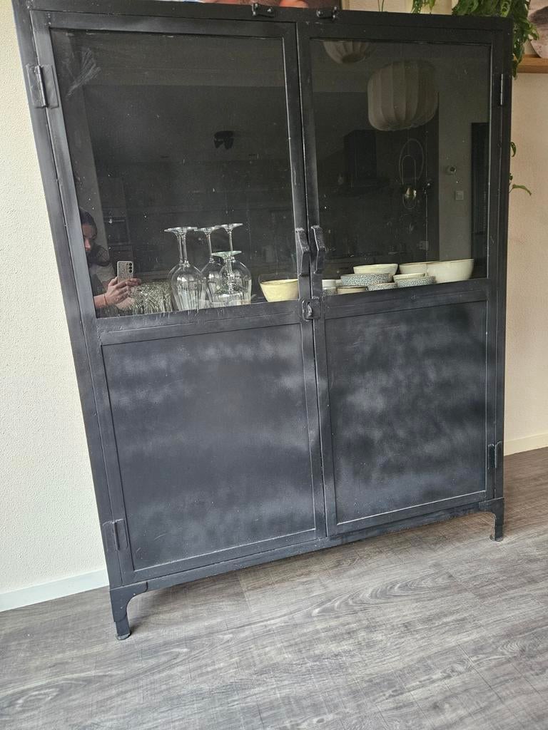 Buffetkast vitrinekast gigameubel zwart metaal, Ophalen, 100 tot 150 cm, Metaal, 150 tot 200 cm