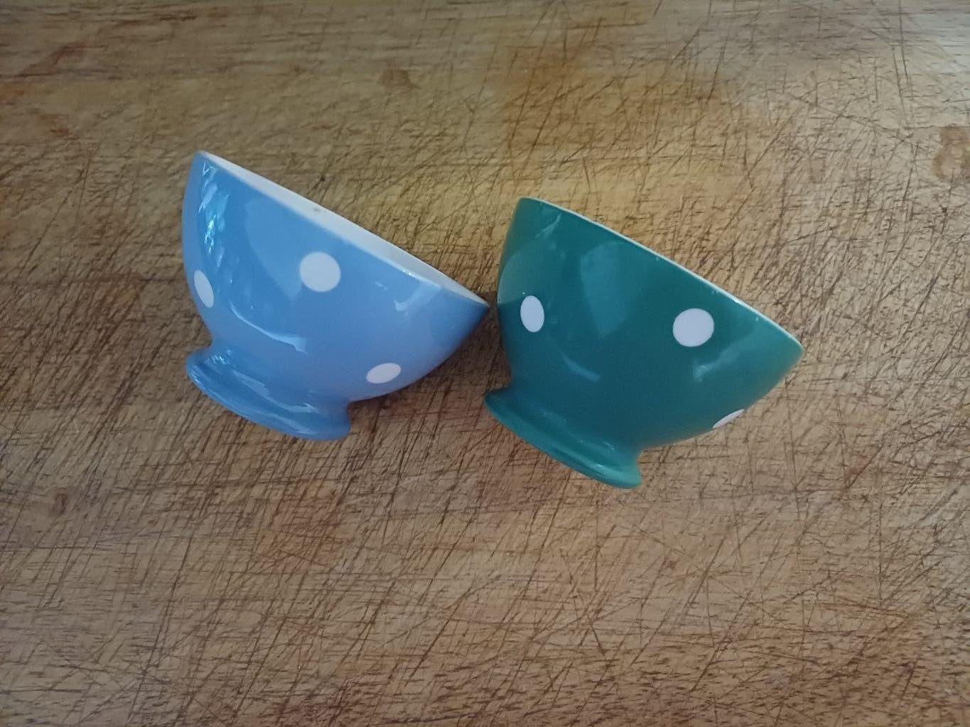 Mooie Spoelkommen van Regout groen + lichtblauw met polkadot, Verzenden
