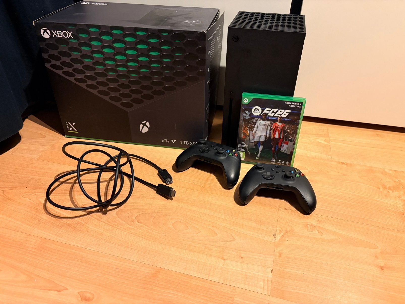 Xbox Series x 2 controllers en EA FC26, Ophalen of Verzenden, Gebruikt