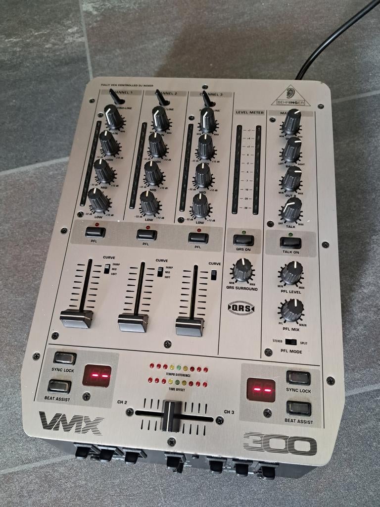 Behringer VMX300 DJ Mixer / mengpaneel, Muziek en Instrumenten, Mengpanelen, Ophalen of Verzenden, Gebruikt, Minder dan 5 kanalen