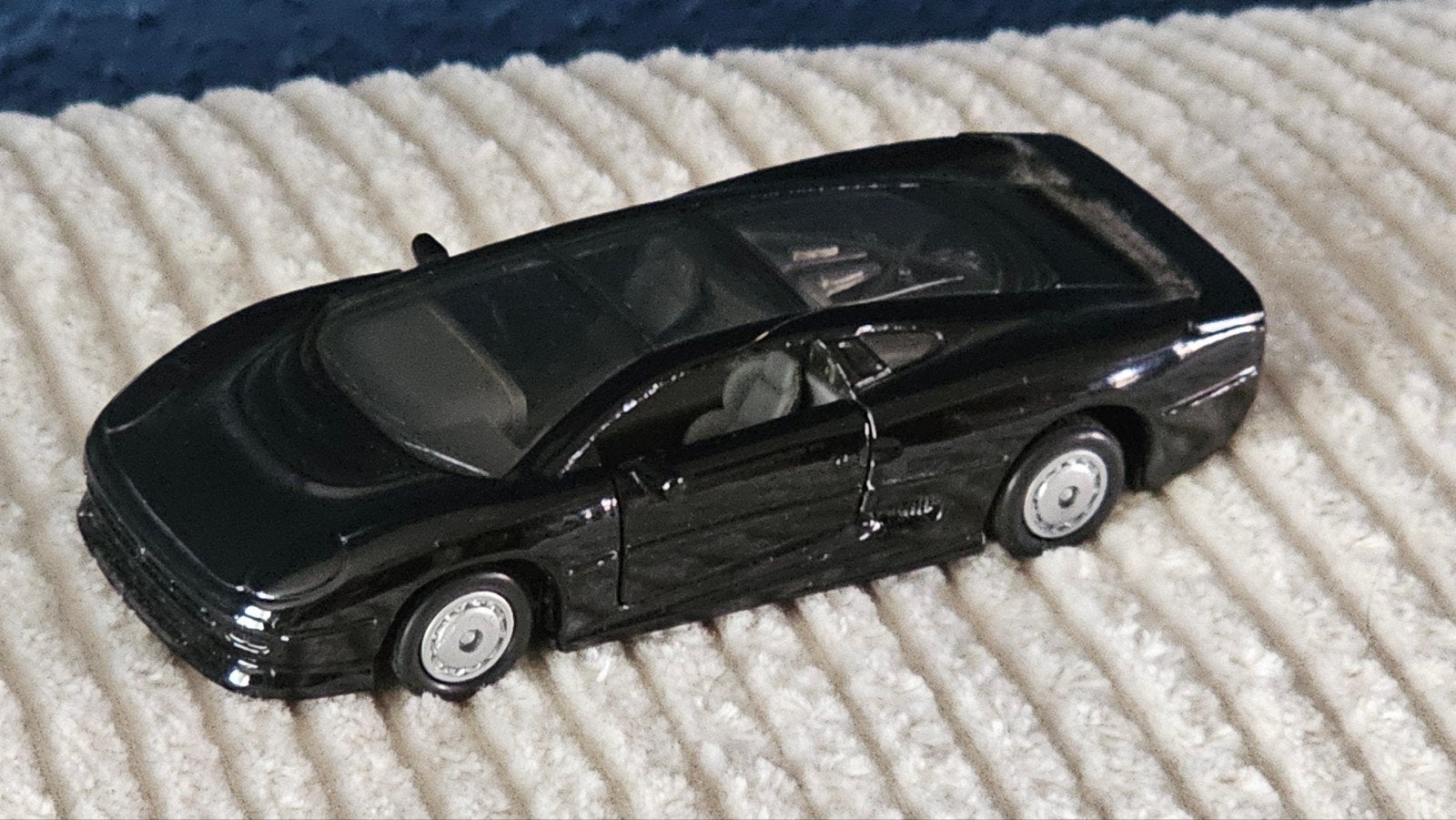 Majsto Jaguar XJ220 Schaal 1/40 Zwart Diecast Model, Ophalen of Verzenden, Gebruikt, Auto