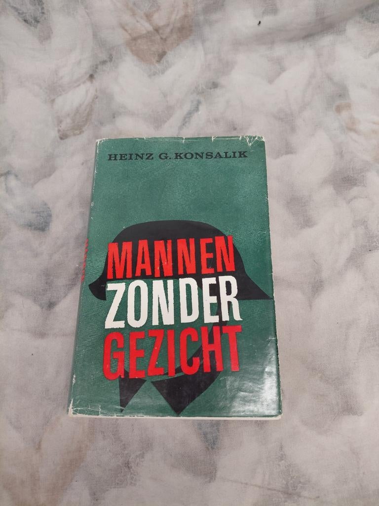 Mannen zonder gezicht/Heinz.G.Konsalik, Boeken, Ophalen of Verzenden, Tweede Wereldoorlog, Gelezen