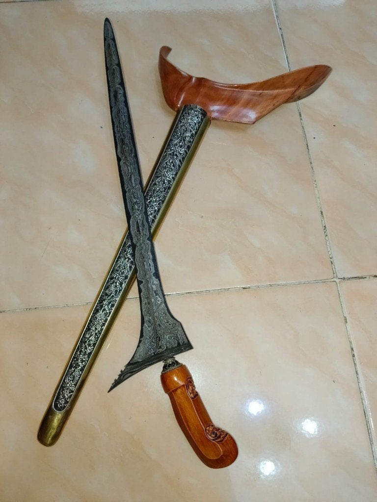 Keris Jalak Ngore Pamor Melati Rinonce Ladrang Solo SVF91, Verzenden