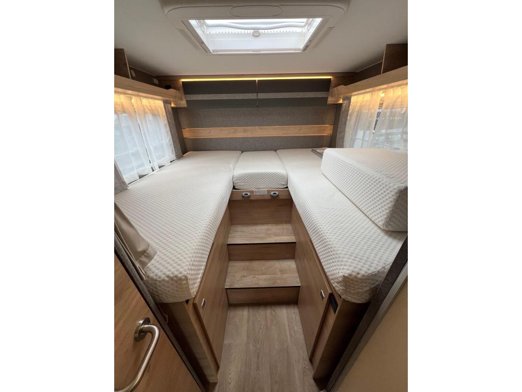 Dethleffs Just Go T 7055 EB Airco, Fietsenrek, TV, Hefbed, Standaard zit, Ringverwarming, Koelkast, Ford