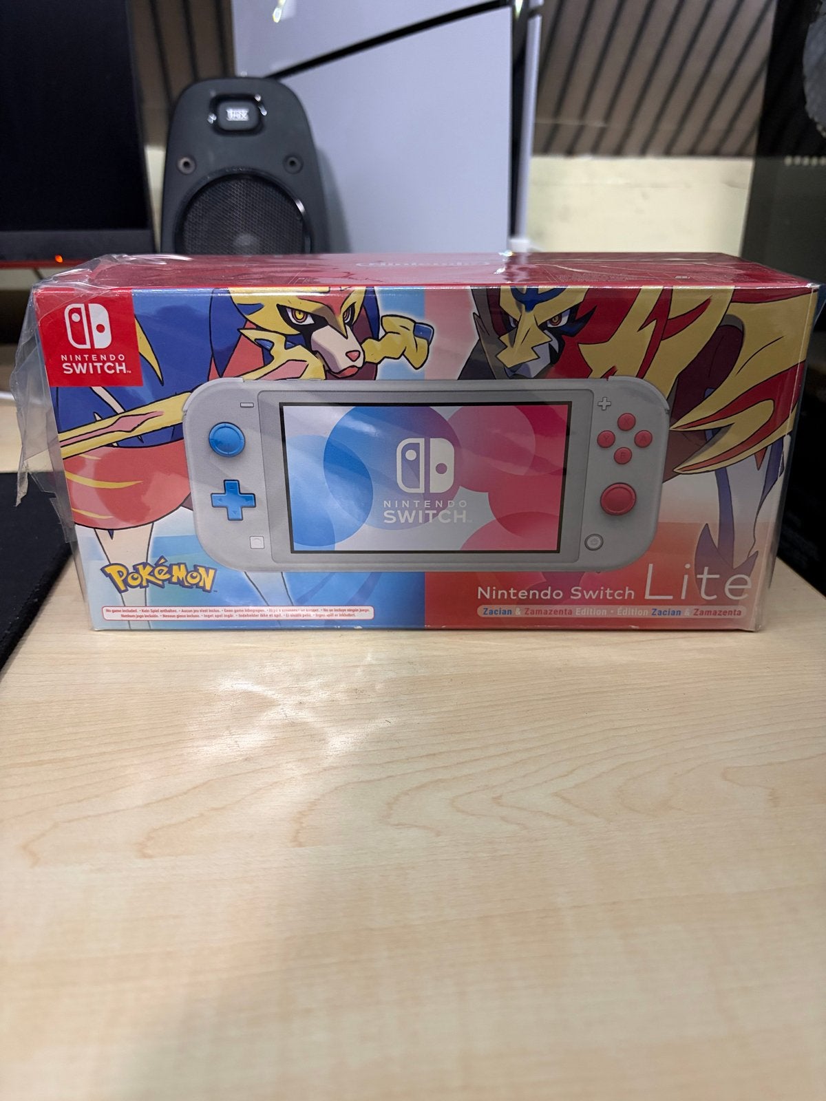 Nintendo Switch Lite Pokémon Zacian & Zamazenta Editie, Spelcomputers en Games, Ophalen of Verzenden, Grijs, Nieuw