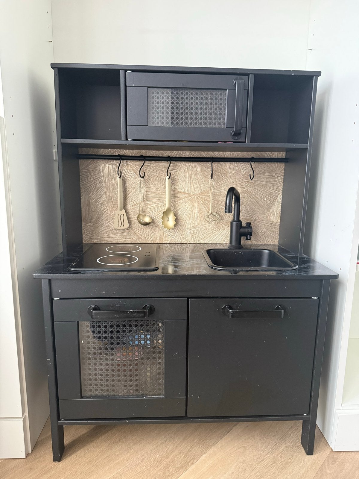 Ikea Duktig Speelkeuken Zwart met Accessoires, Kinderen en Baby's, Speelgoed | Speelkeukens, Ophalen, Gebruikt, Hout, Speelkeuken
