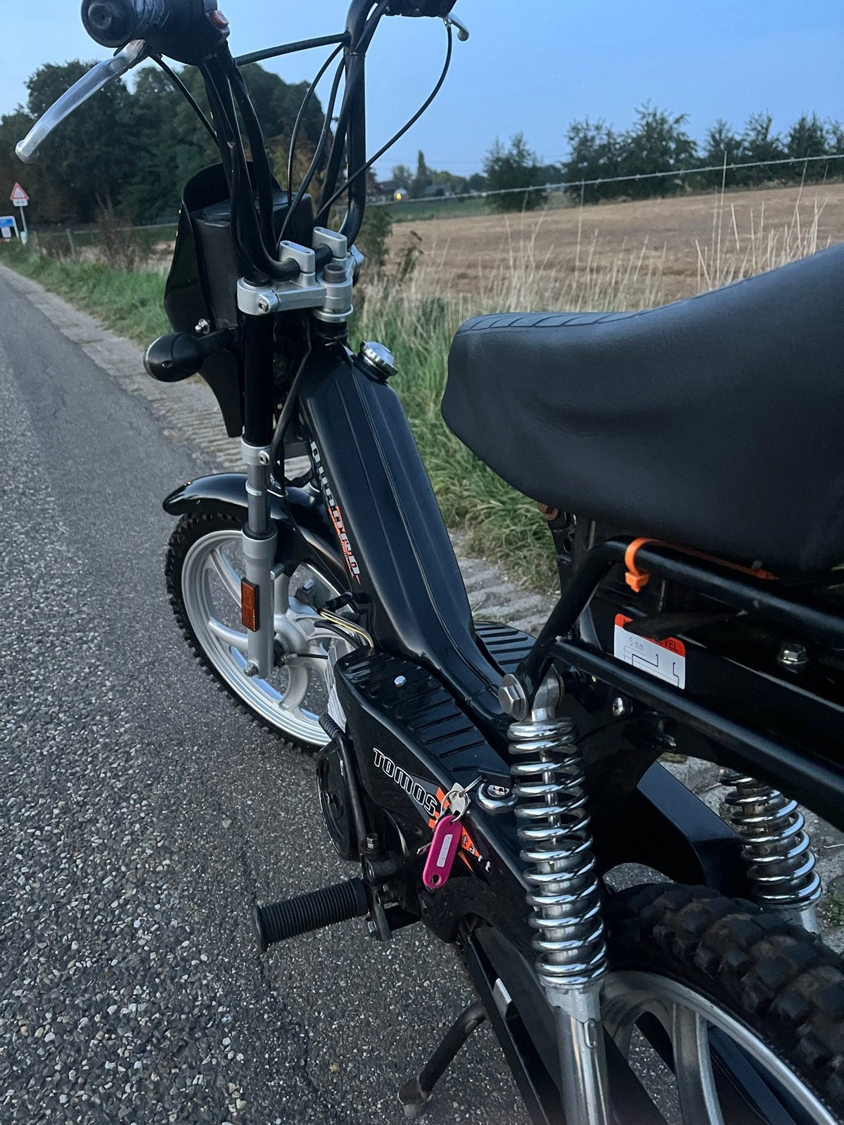 Tomos met 65cc, nieuwe voorvork en Homoet uitlaat, Fietsen en Brommers, Gebruikt, Maximaal 45 km/u, Ophalen of Verzenden, Quadro