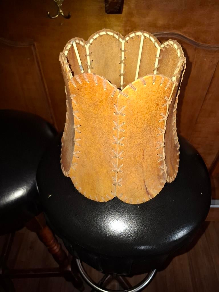 Vintage leren lampenkap - Uniek handgemaakt design, Gebruikt, Ophalen of Verzenden, Vintage, Rustiek, Bohemian, Overige vormen