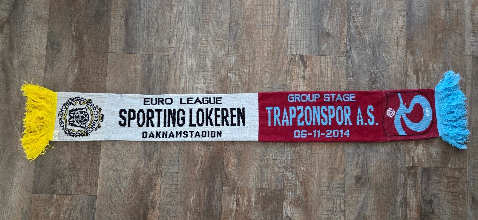 Sjaal Sporting Lokeren - Trabzonspor, Ophalen of Verzenden, Zo goed als nieuw, Buitenlandse clubs, Vaantje of Sjaal
