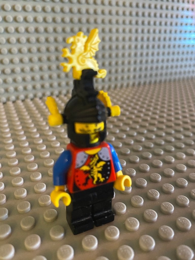 Lego kasteel Castle minifiguur cas018a gele pluim en veren, Gebruikt, Lego, Ophalen of Verzenden, Minifiguur