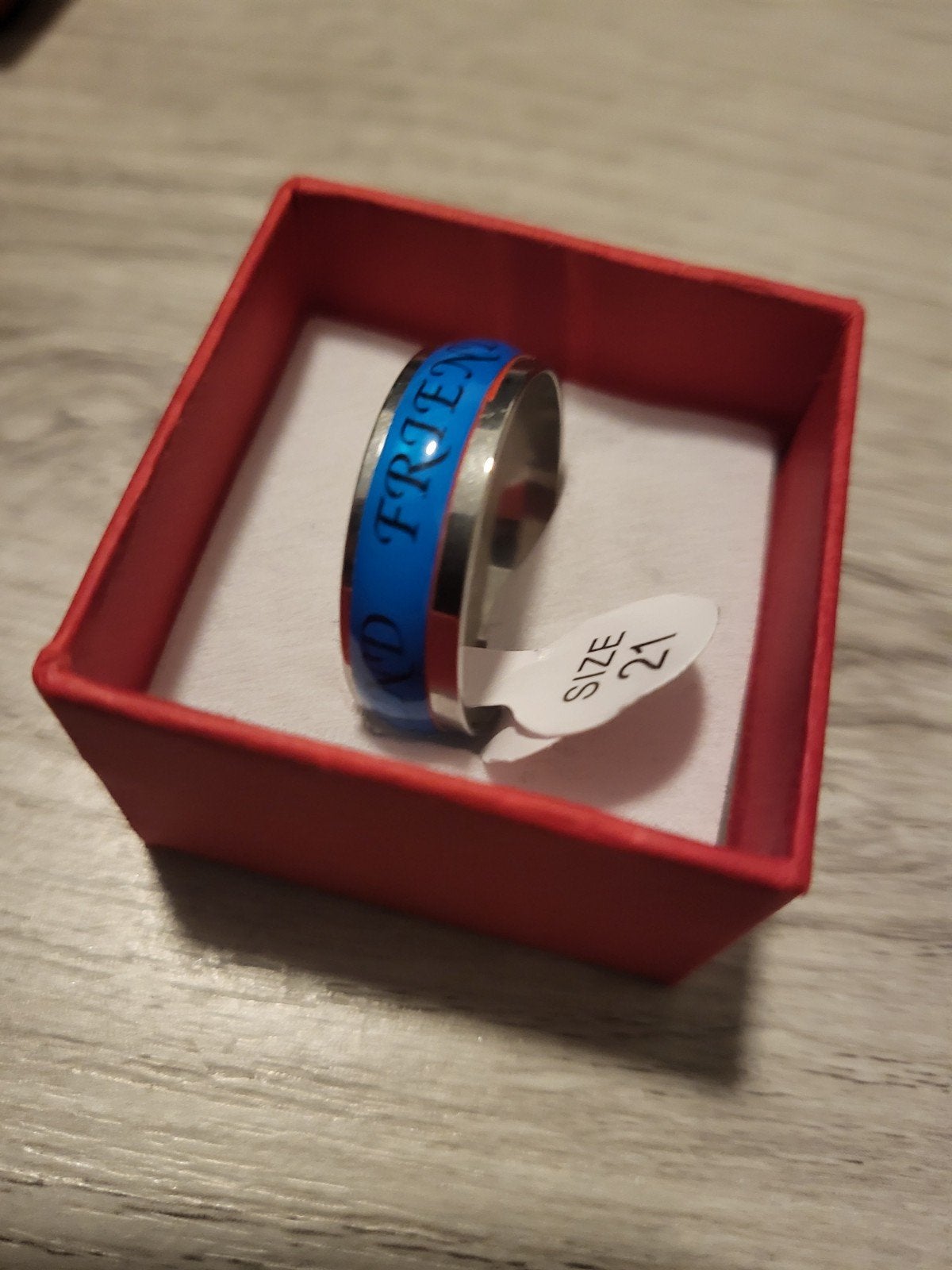 Nieuwe 'Friend' ring, maat 21, blauw/zilver, 20 of groter, Nieuw, Ophalen of Verzenden, Dame of Heer