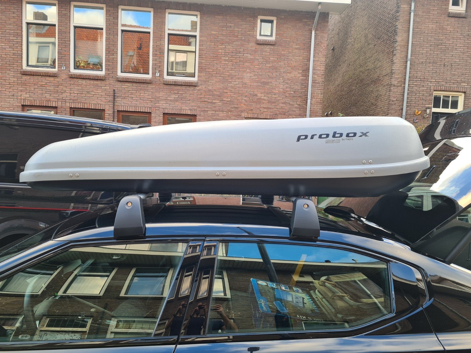 Te huur: Dakkoffer Hapro probox 560 / dakdragers €1,- per..., Ophalen