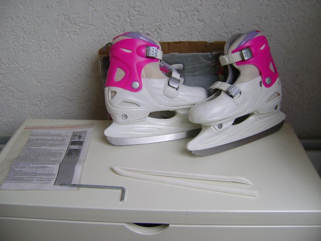 wit met roze verstelbare schaatsen mt34/37 nijdam beschermer, Ophalen of Verzenden, Zo goed als nieuw, Kunstschaatsen, Nijdam