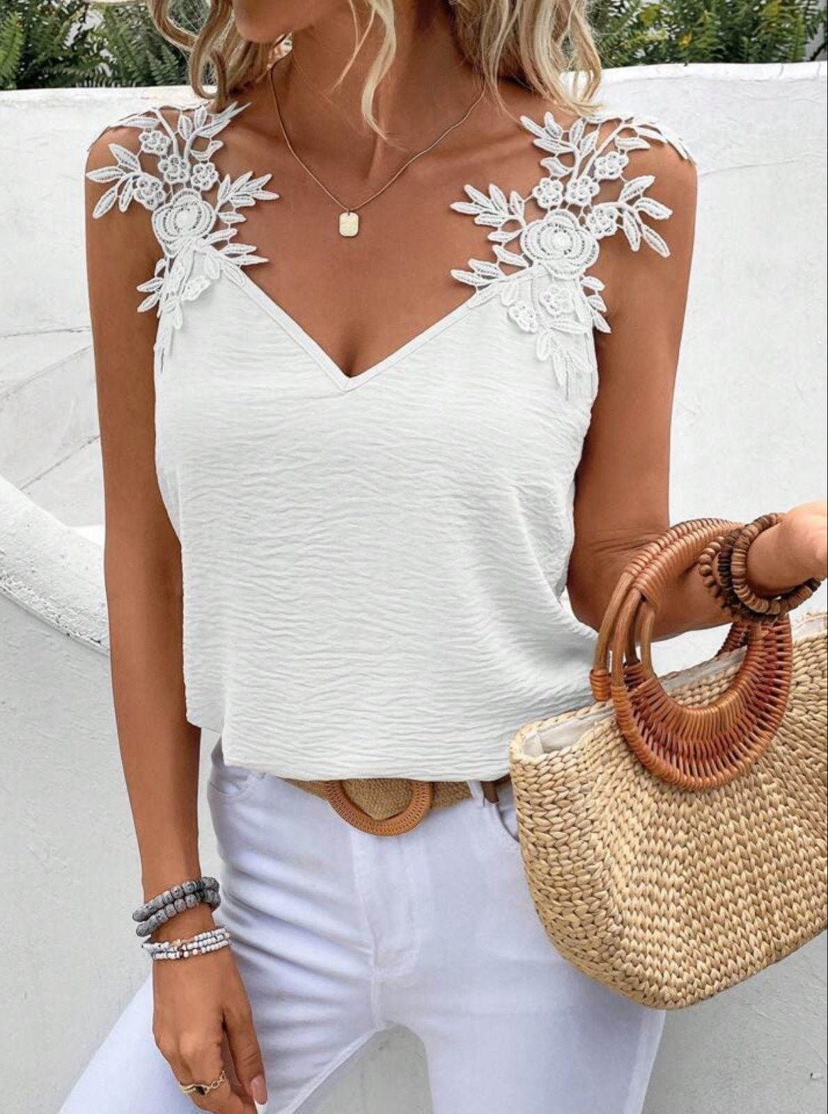 Nieuw wit topje met kanten details, maat L, Kleding | Dames, Tops, Wit, Maat 42/44 (L), Nieuw, Ophalen of Verzenden