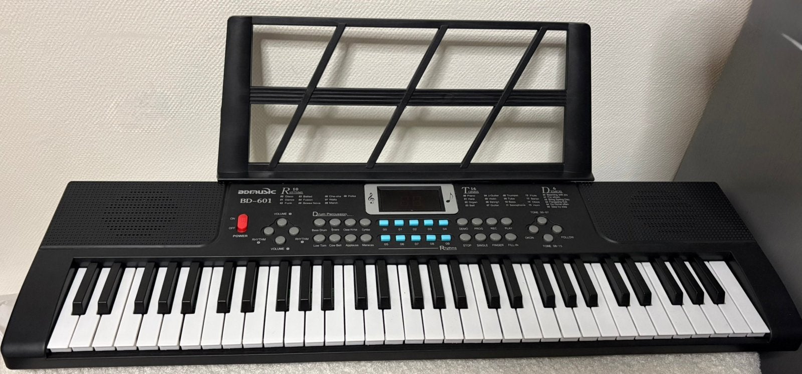 Keyboard -> werkt alleen op batterijen, Muziek en Instrumenten, Keyboards, Ophalen of Verzenden, Zo goed als nieuw, 61 toetsen