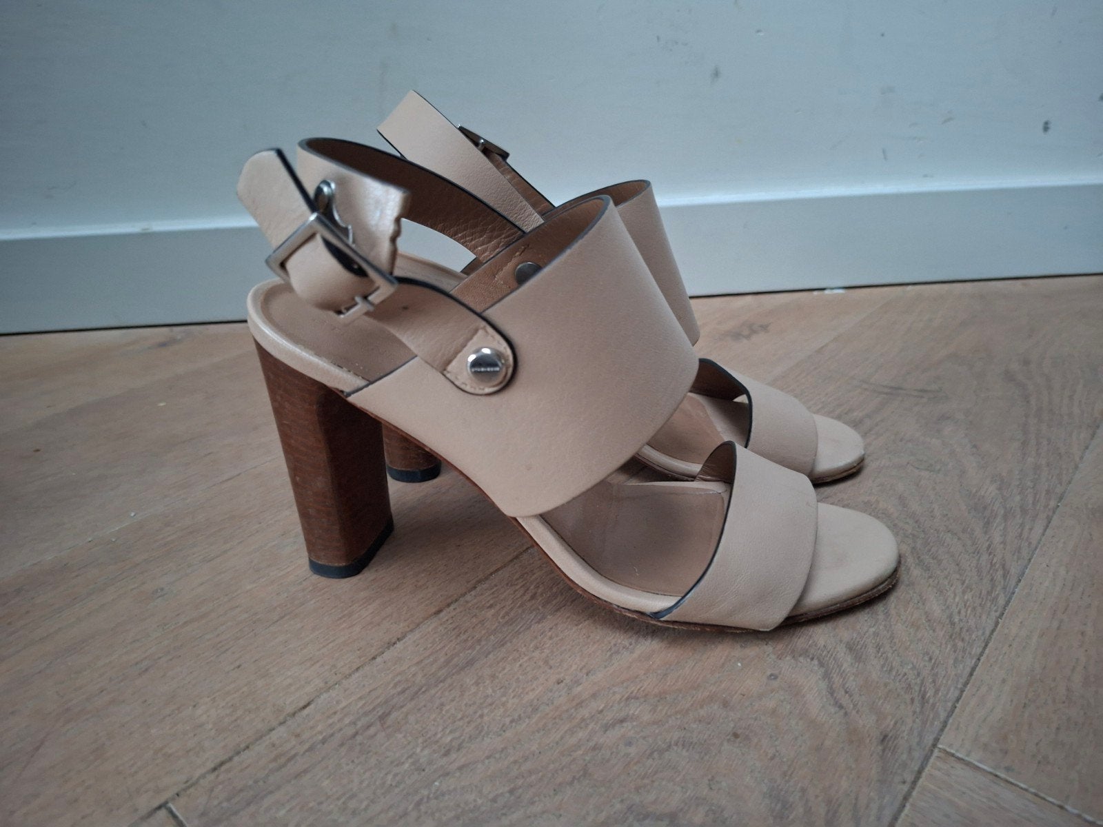 Strenesse sandalen met hak - Maat 39, Strenesse, Beige, Gedragen, Sandalen of Muiltjes