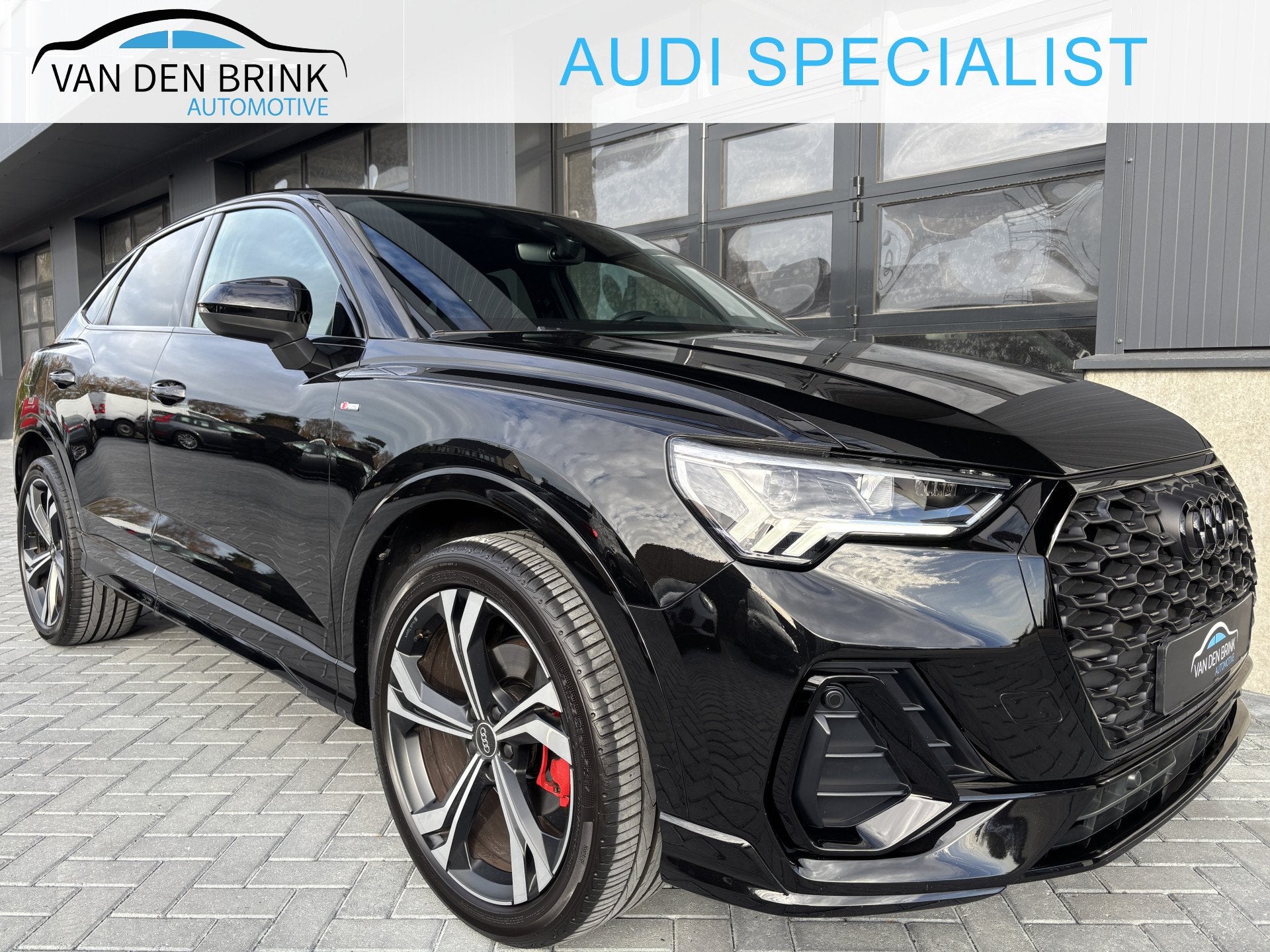 Audi Q3 Sportback 35 TFSI S-Line Pano Sfeerverlichting, 4 cilinders, 1505 kg, Leder en Stof, Zwart
