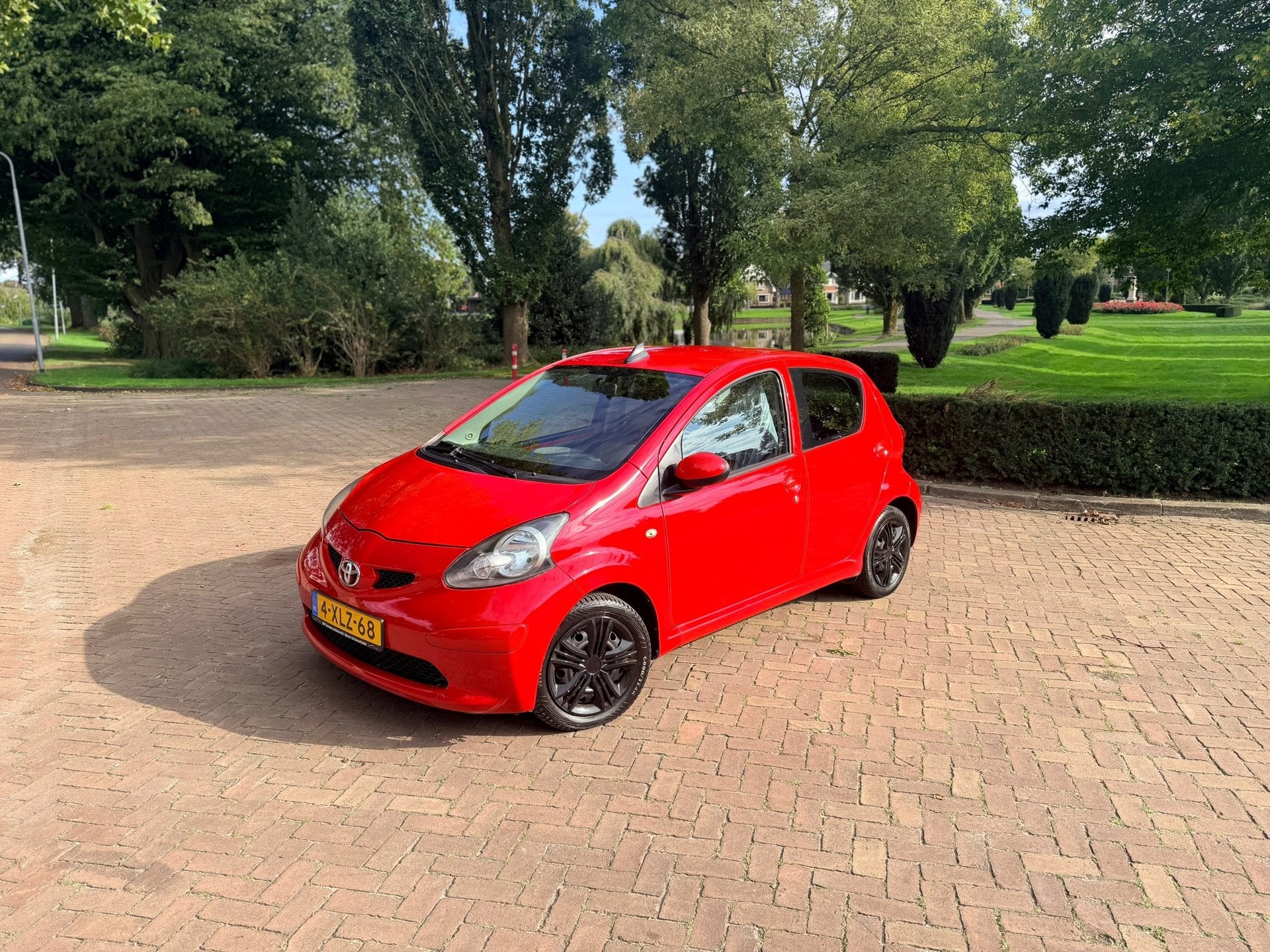 Foto 3 van Toyota Aygo 1.0-12V + | 5 deurs | Airco | Elek.Pakk | Nw.APK