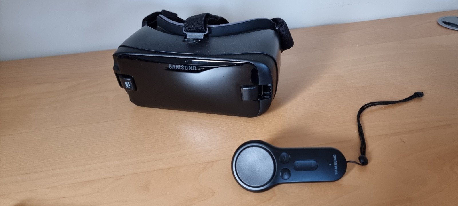 Samsung Gear VR SM-R324 / Oculus + originele controller, Ophalen of Verzenden, Zo goed als nieuw