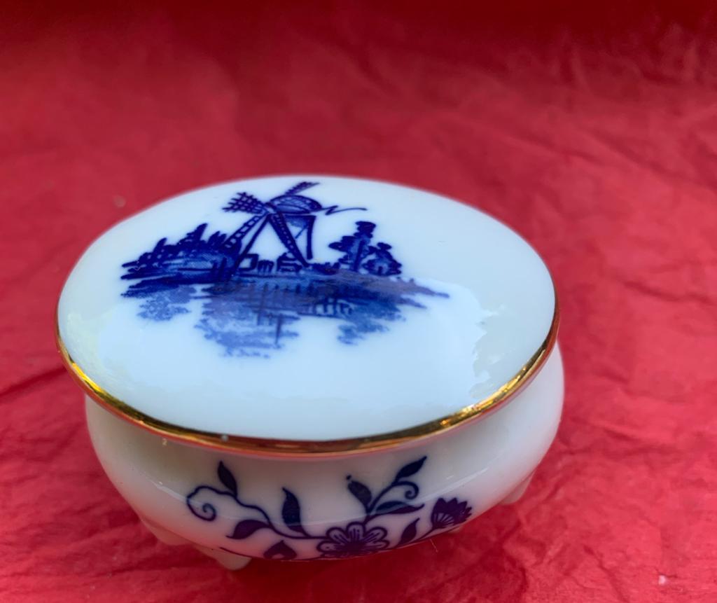 Delfts Blauw porseleinen doosje met molen decoratie, Ophalen of Verzenden