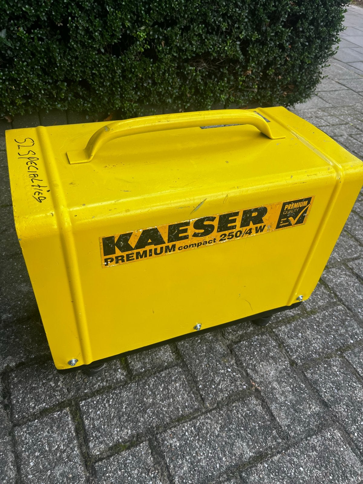 Kaeser Compact 250/4W Compressor 10 bar, Doe-het-zelf en Verbouw, Gebruikt, 6 tot 10 bar, Ophalen of Verzenden, 200 tot 400 liter/min